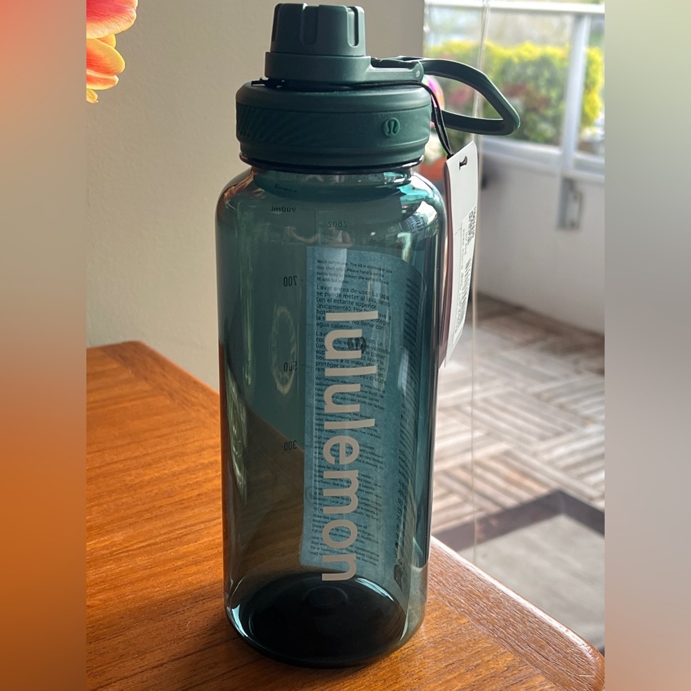 NWT Lululemon Teal Water Bottle